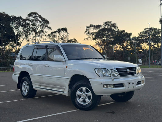 2001 Toyota Land Cruiser Cygnus V8 – 50th Anniversary Edition