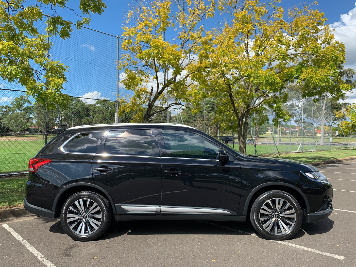 Mitsubishi Outlander LS - MY19