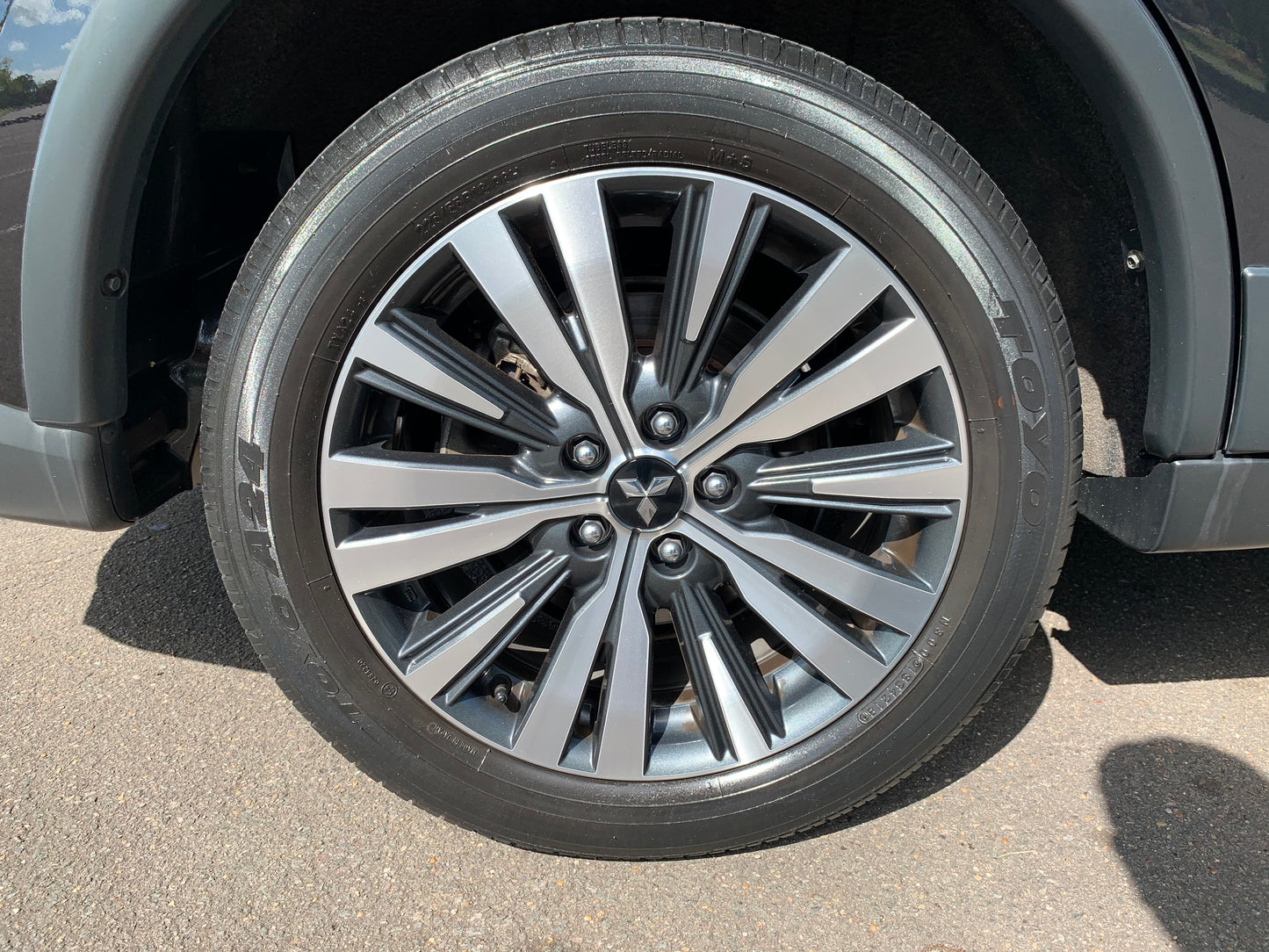Mitsubishi Outlander LS - MY19