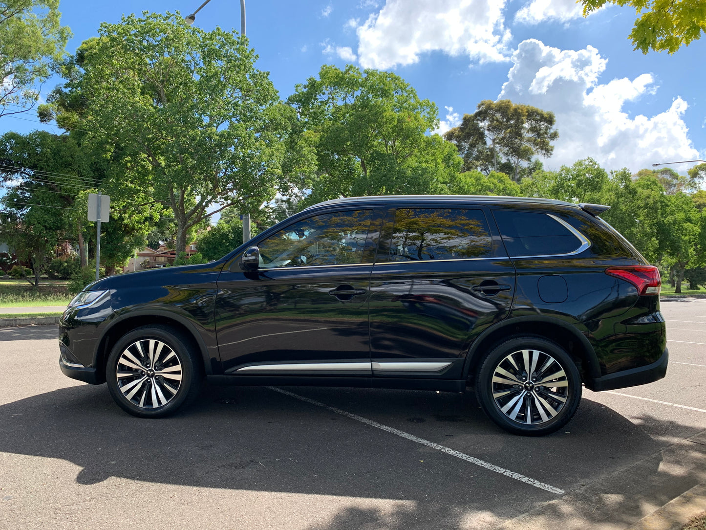 Mitsubishi Outlander LS - MY19