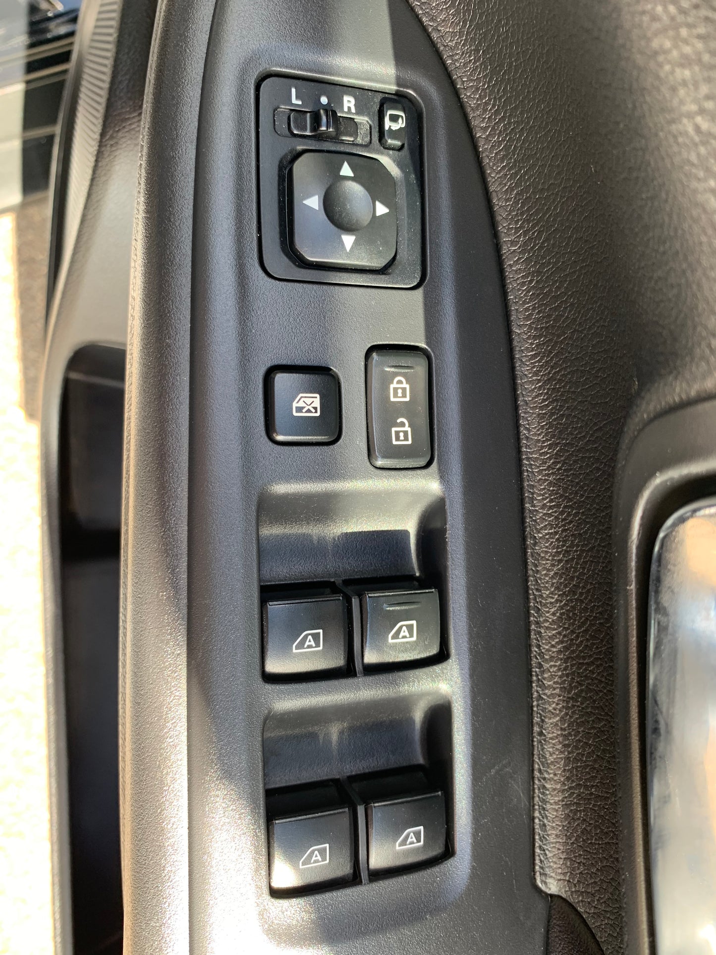 Mitsubishi Outlander LS - MY19