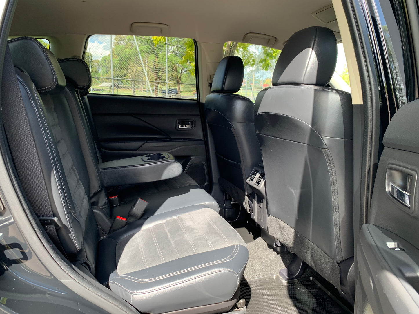 Mitsubishi Outlander LS - MY19