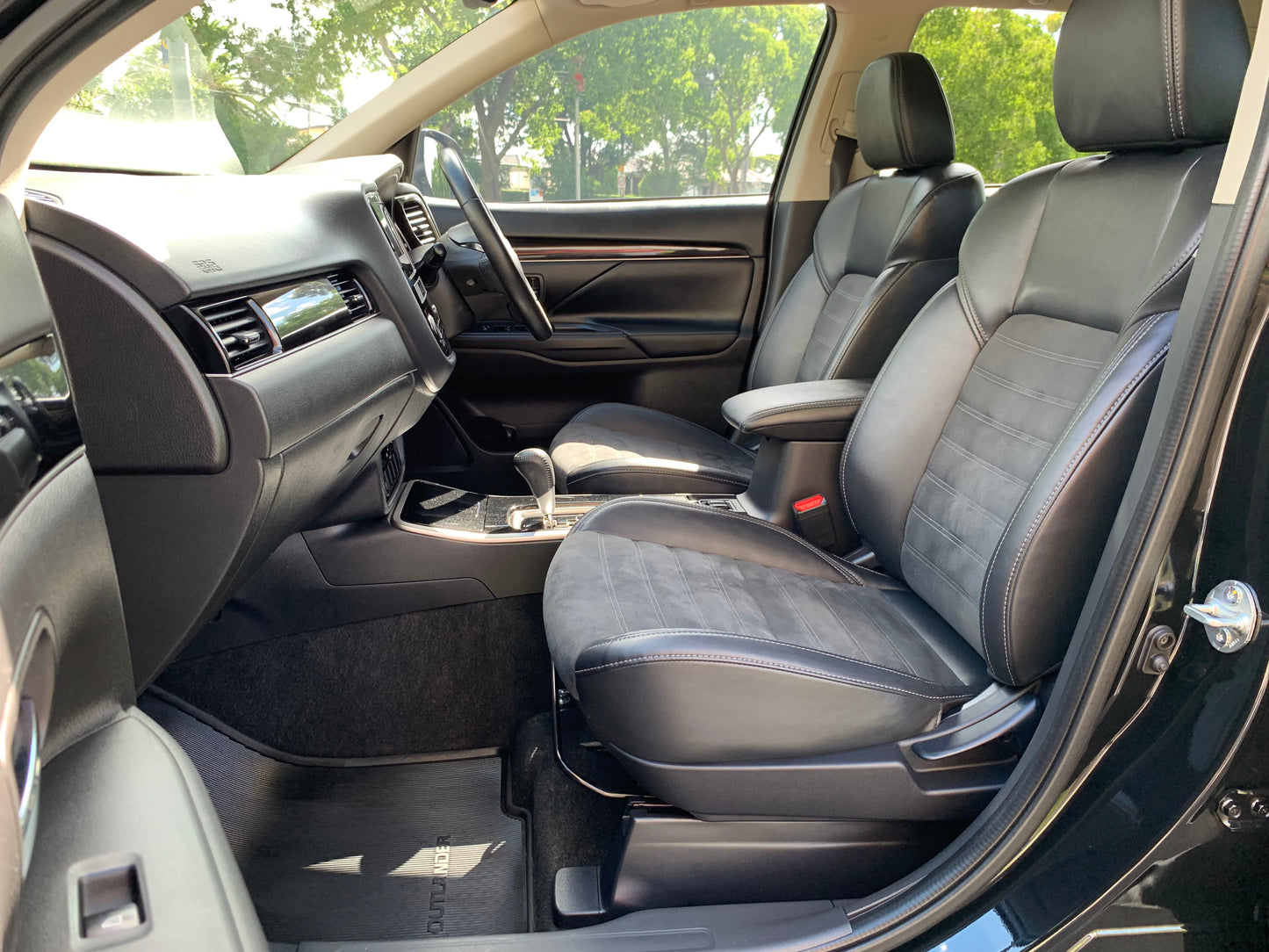 Mitsubishi Outlander LS - MY19