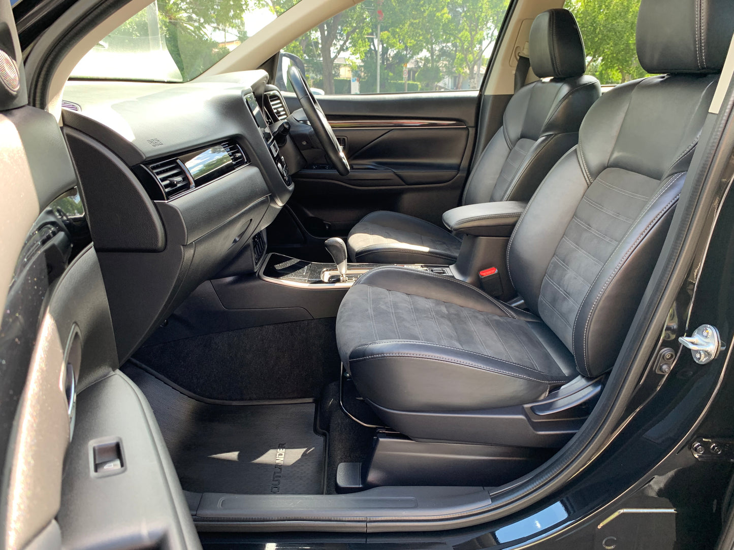 Mitsubishi Outlander LS - MY19