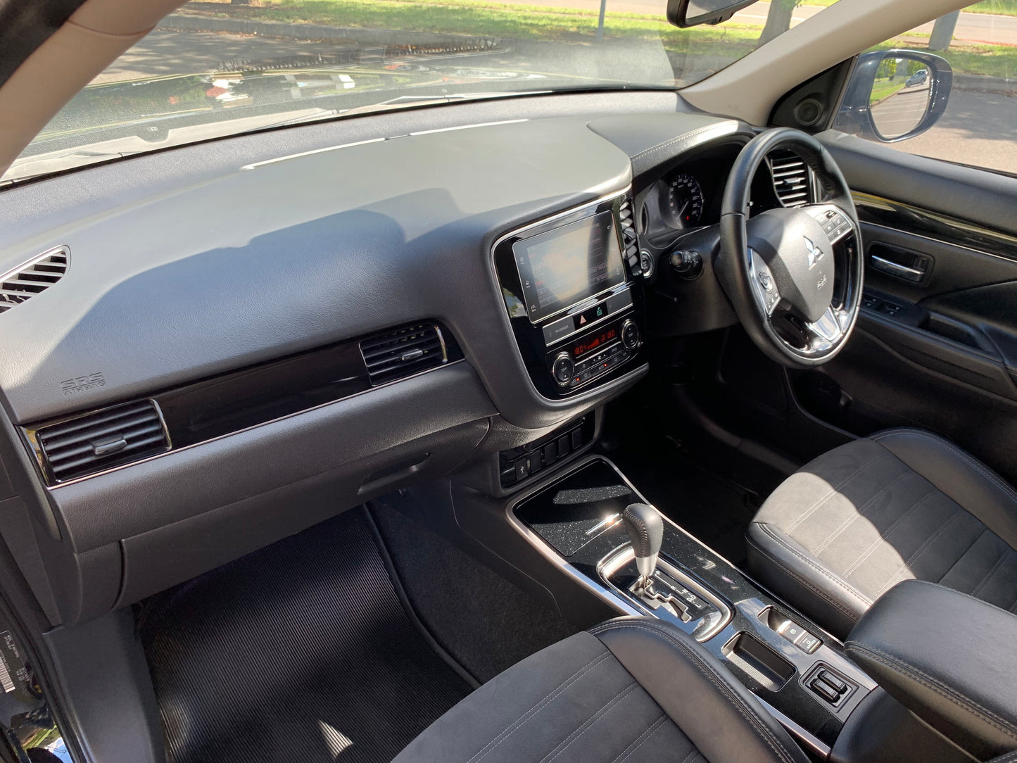 Mitsubishi Outlander LS - MY19