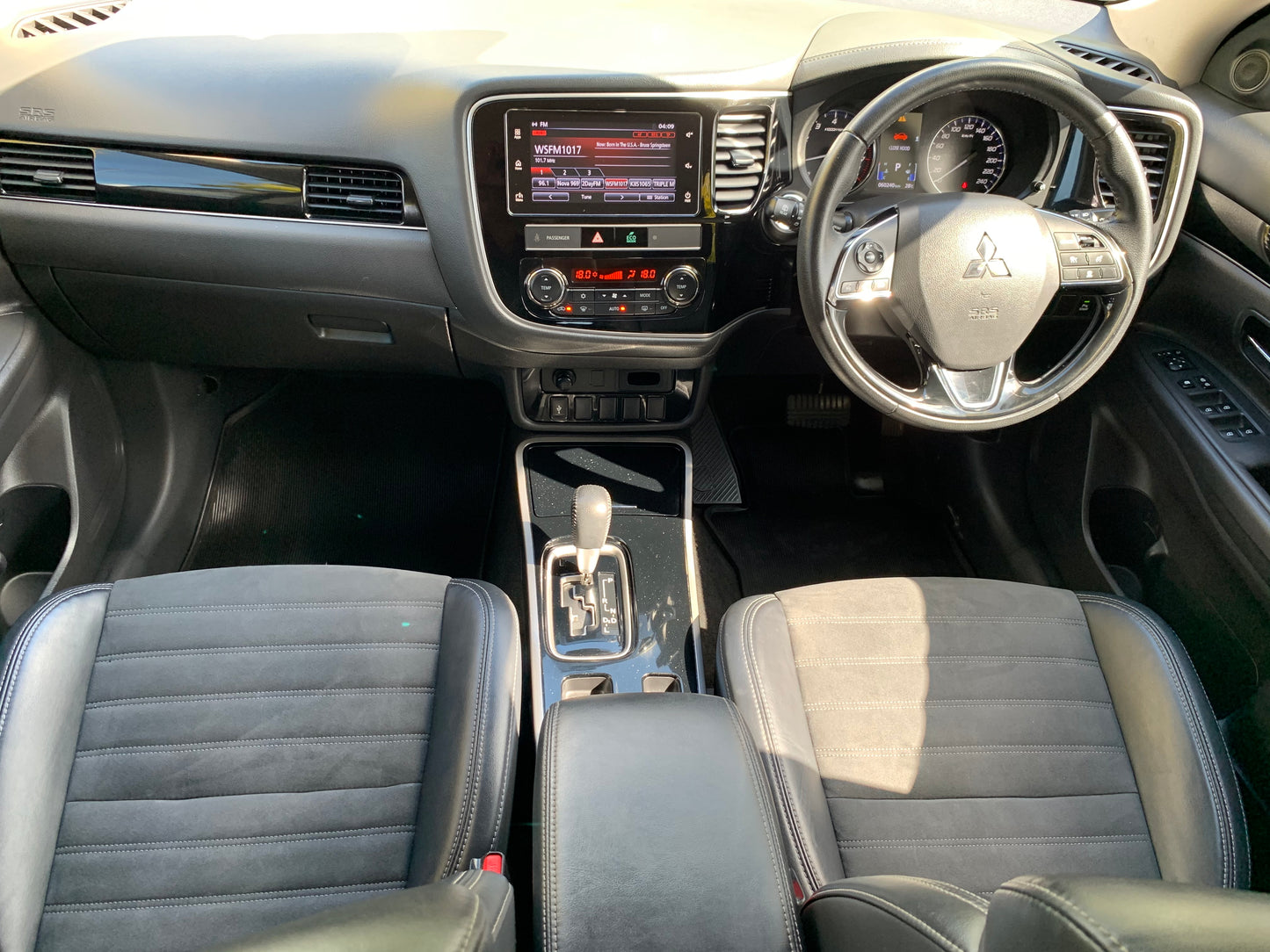 Mitsubishi Outlander LS - MY19