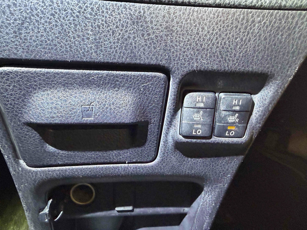 2015 Toyota Voxy Hybrid v