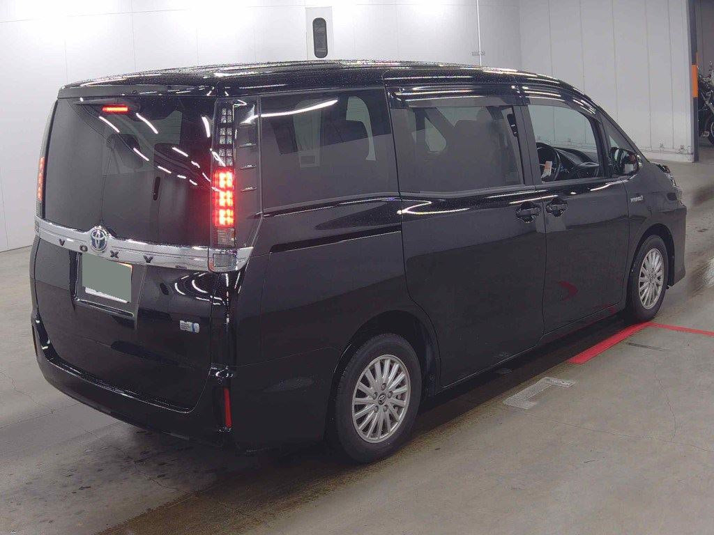 2015 Toyota Voxy Hybrid v