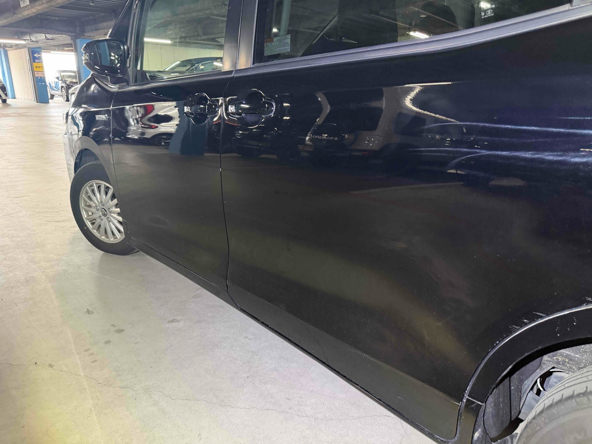 2015 Toyota Voxy Hybrid v
