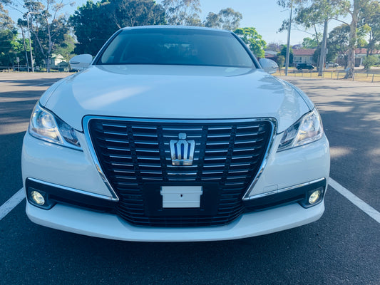 2013 Toyota Crown Hybrid Royal Saloon