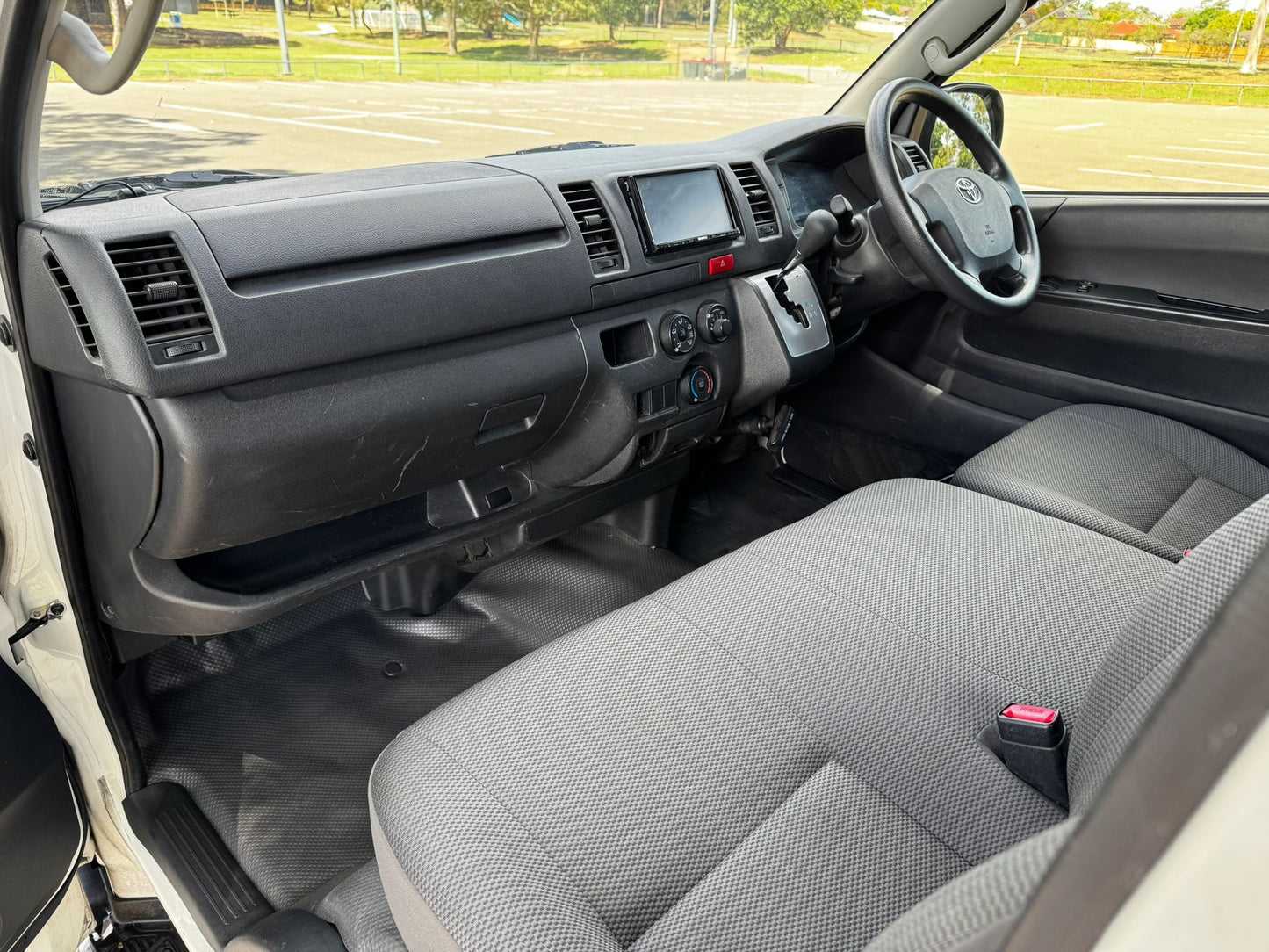 2016 Toyota Hiace GL Pack