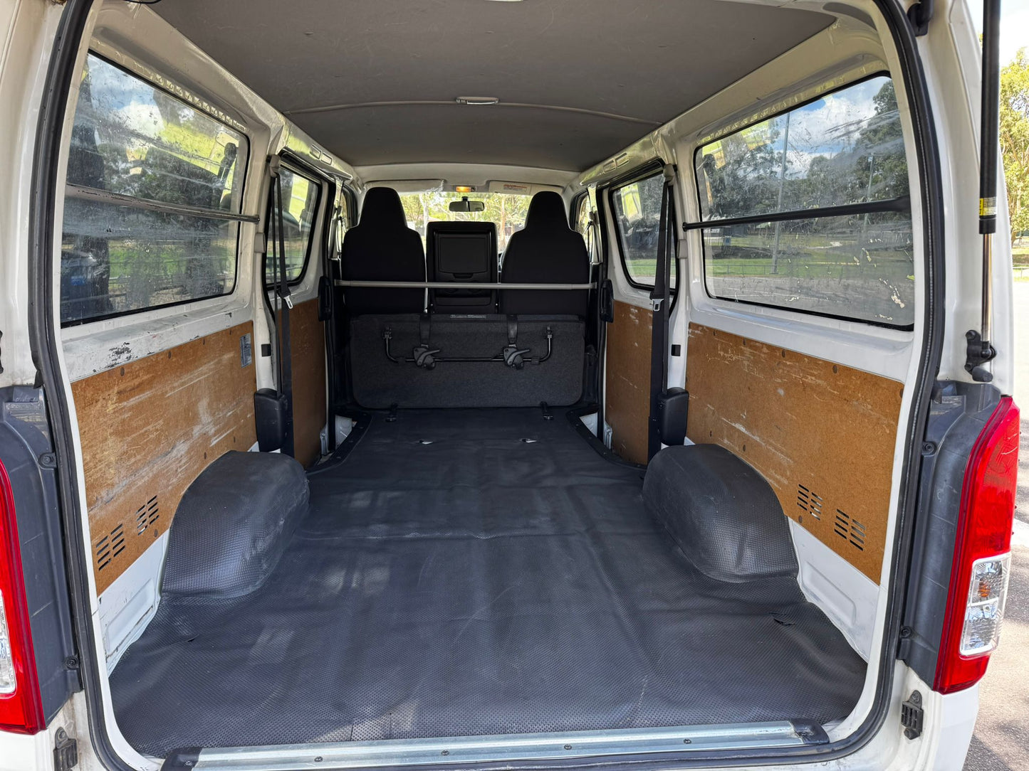 2016 Toyota Hiace GL Pack