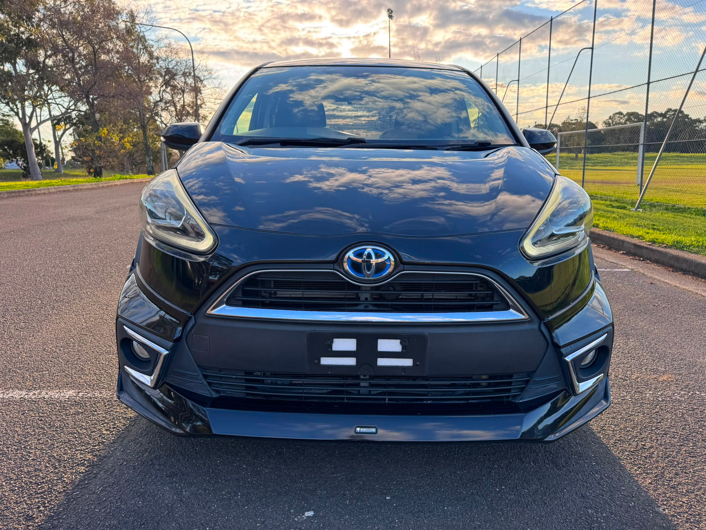 2015 Toyota Sienta Hybrid G Edition