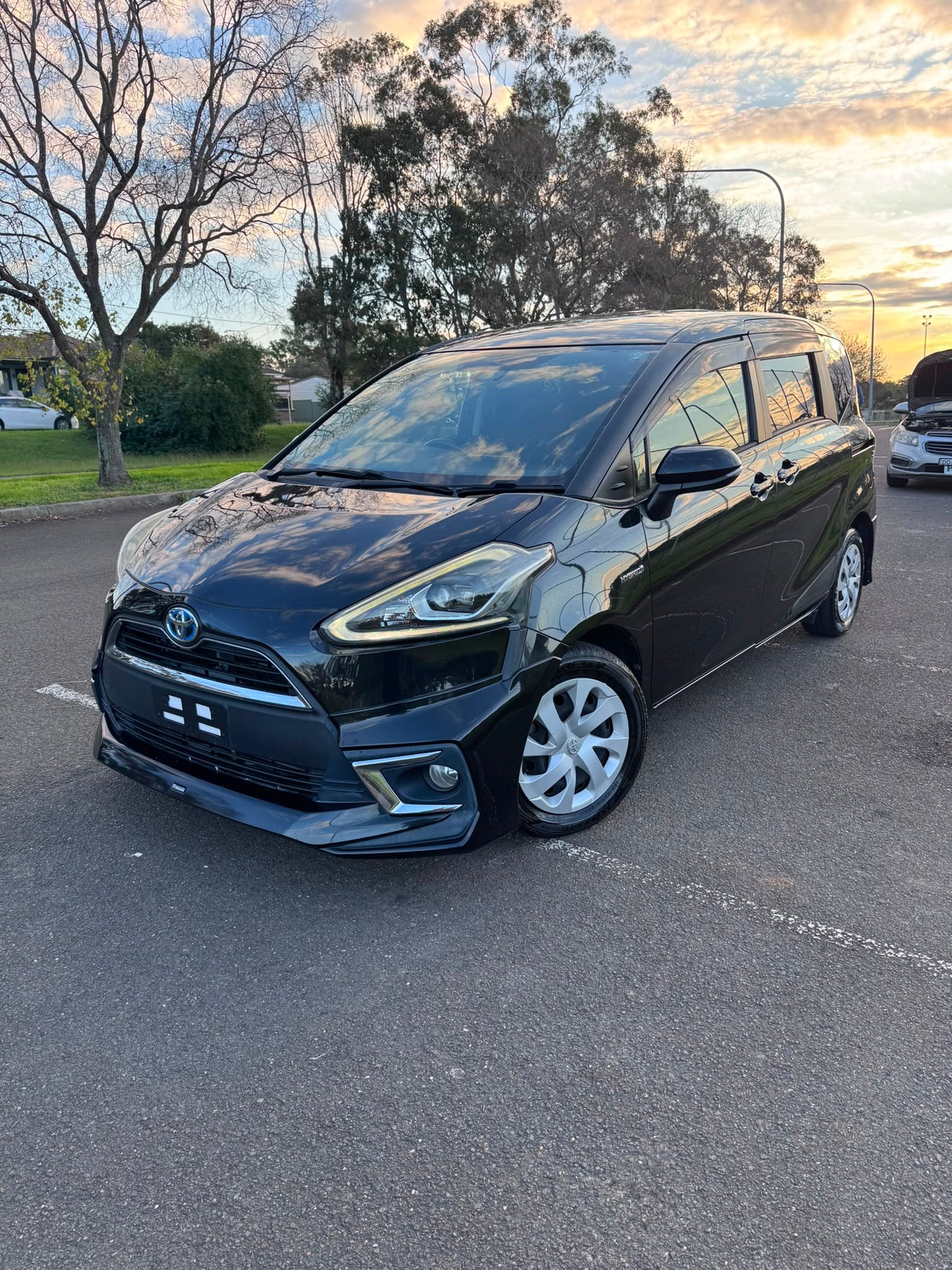 2015 Toyota Sienta Hybrid G Edition