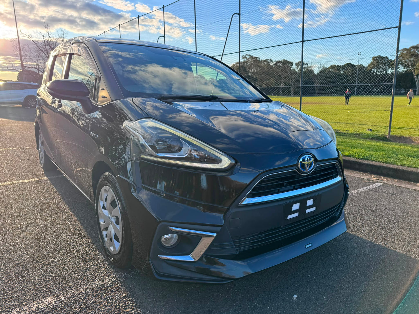 2015 Toyota Sienta Hybrid G Edition