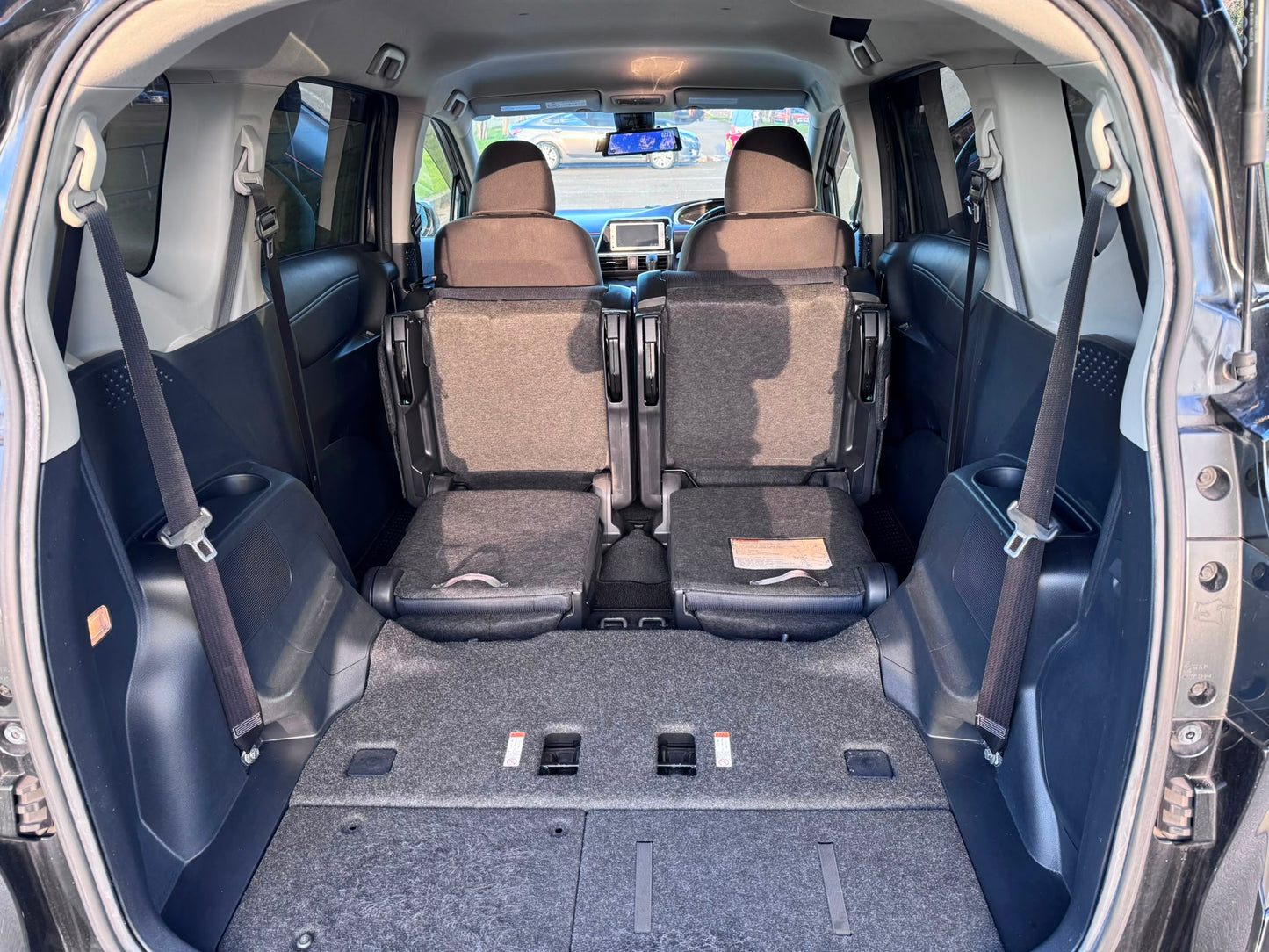 2015 Toyota Sienta Hybrid G Edition