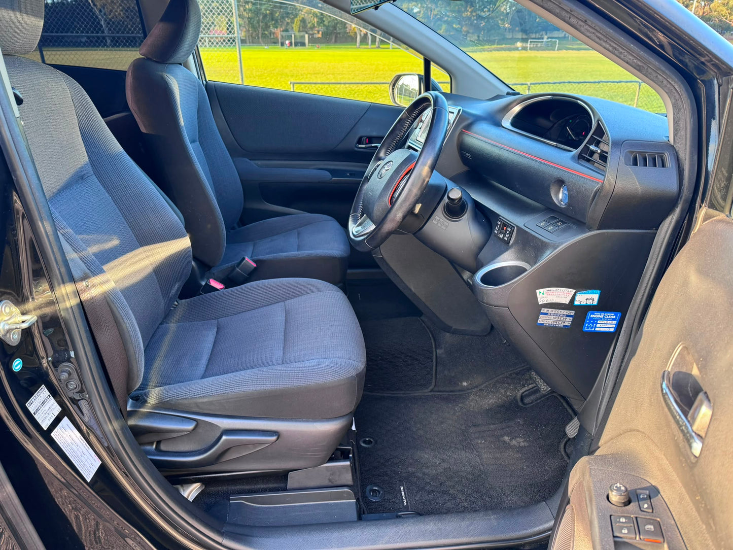 2015 Toyota Sienta Hybrid G Edition