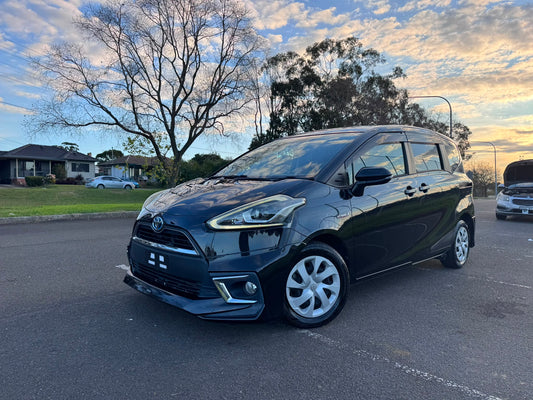 2015 Toyota Sienta Hybrid G Edition