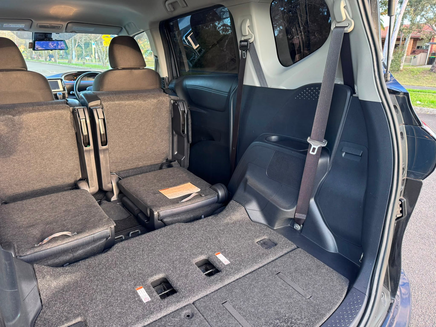 2015 Toyota Sienta Hybrid G Edition