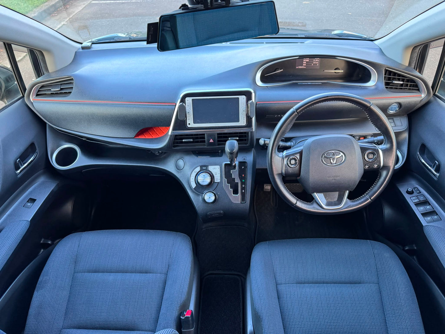 2015 Toyota Sienta Hybrid G Edition