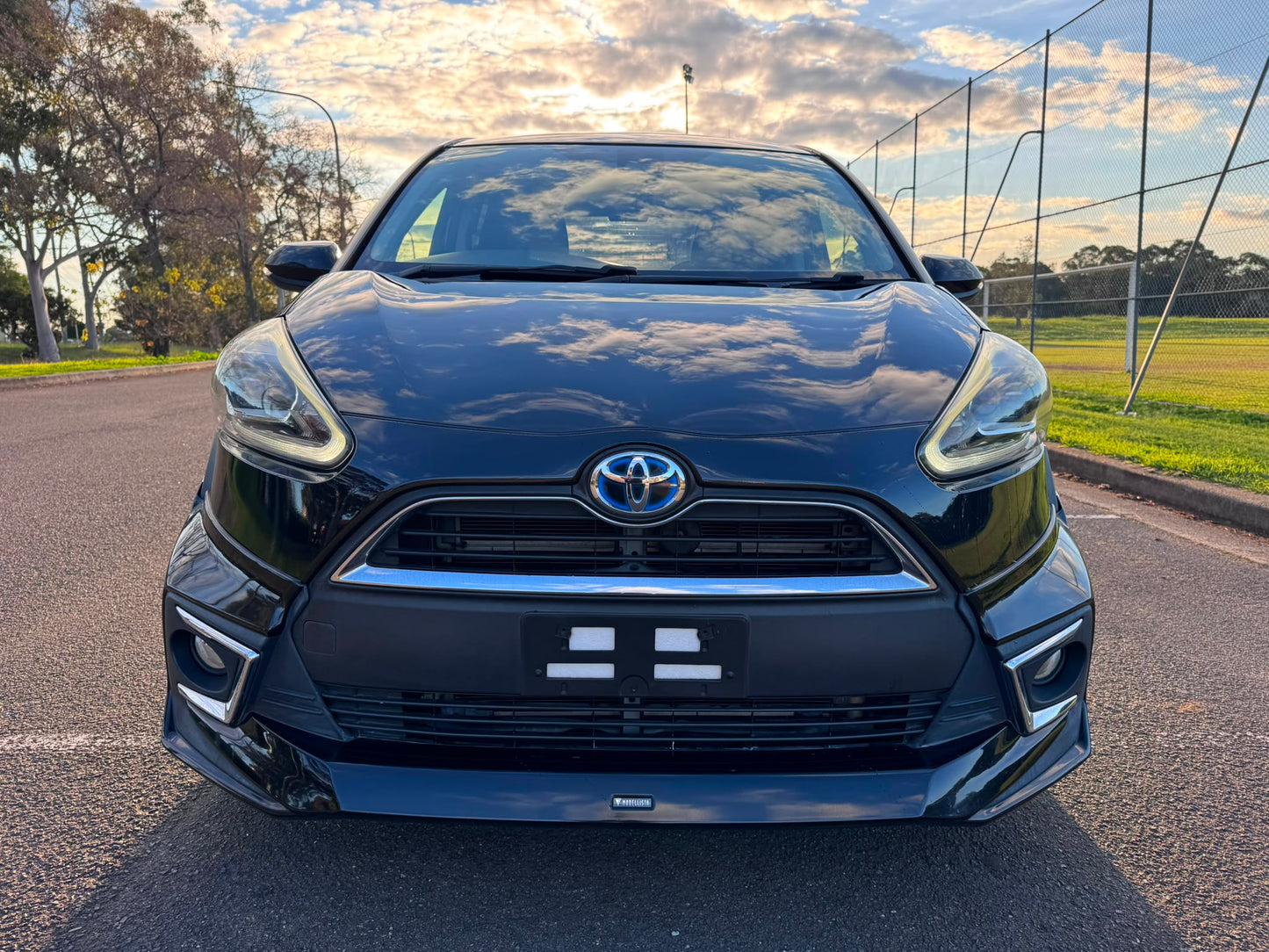 2015 Toyota Sienta Hybrid G Edition