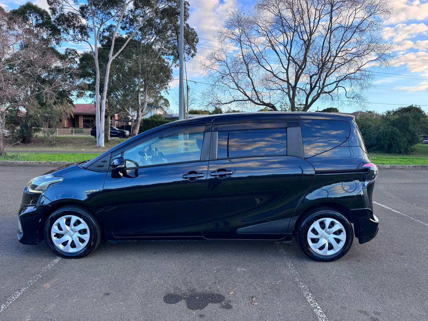 2015 Toyota Sienta Hybrid G Edition