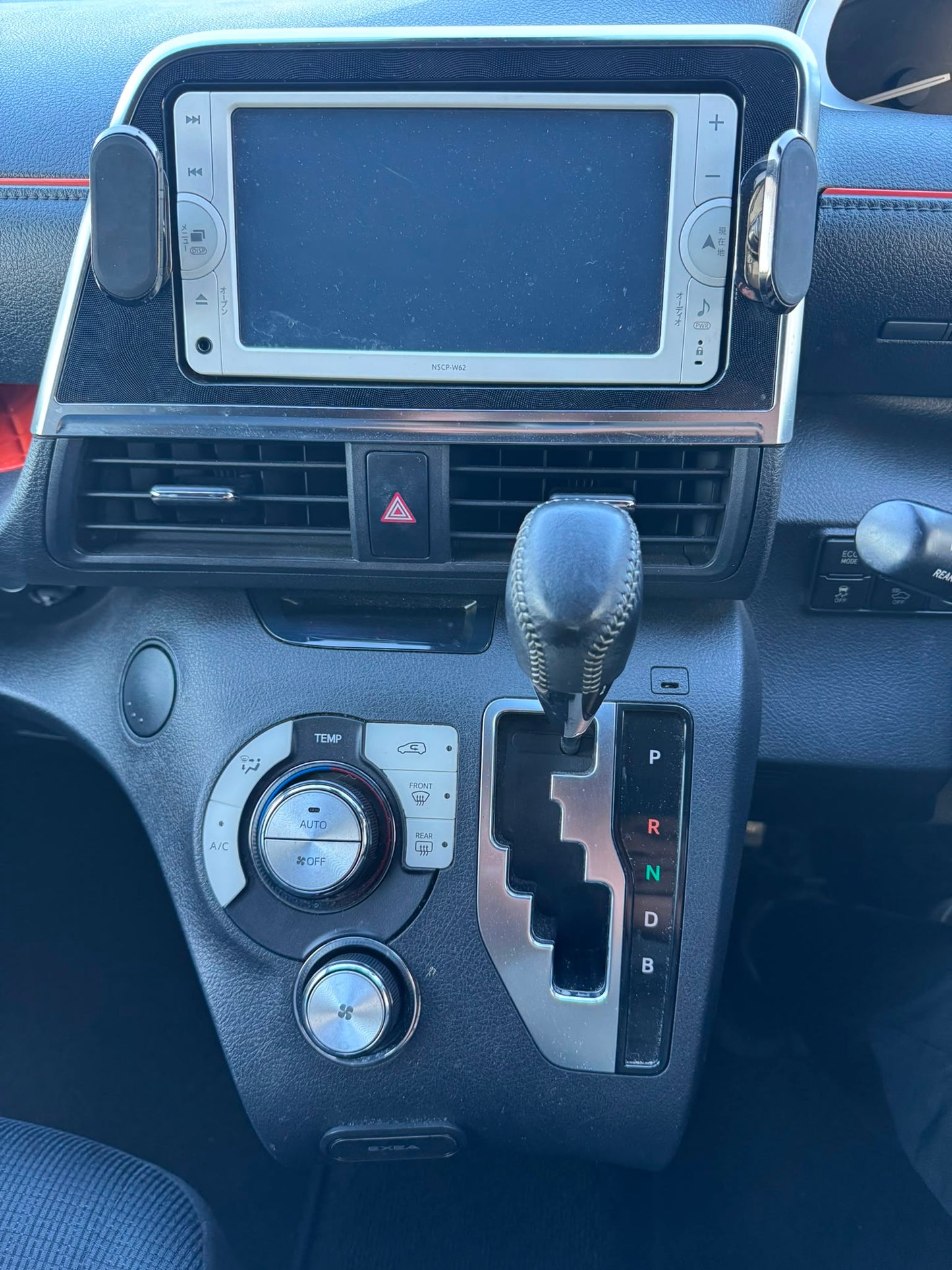 2015 Toyota Sienta Hybrid G Edition