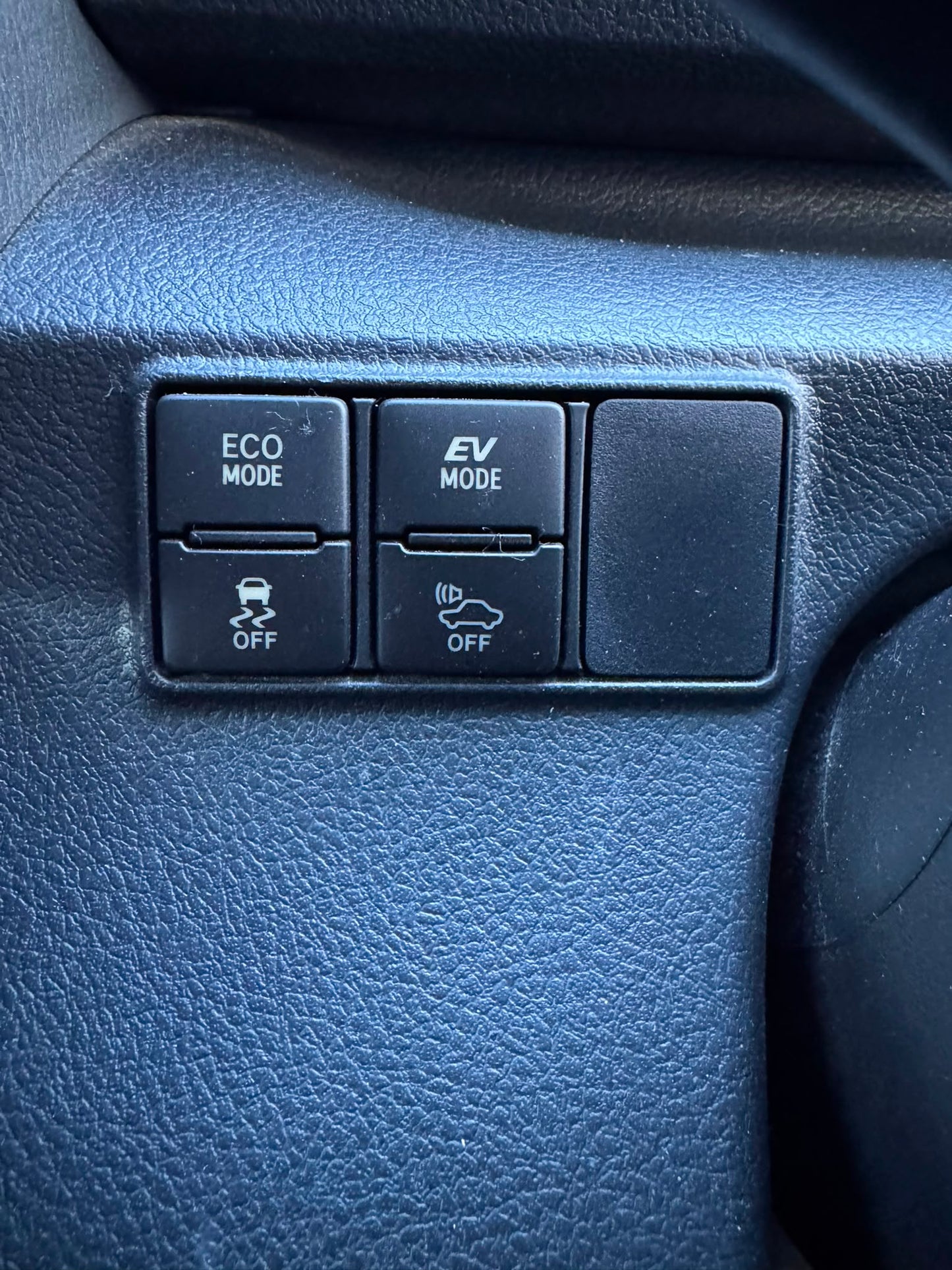 2015 Toyota Sienta Hybrid G Edition