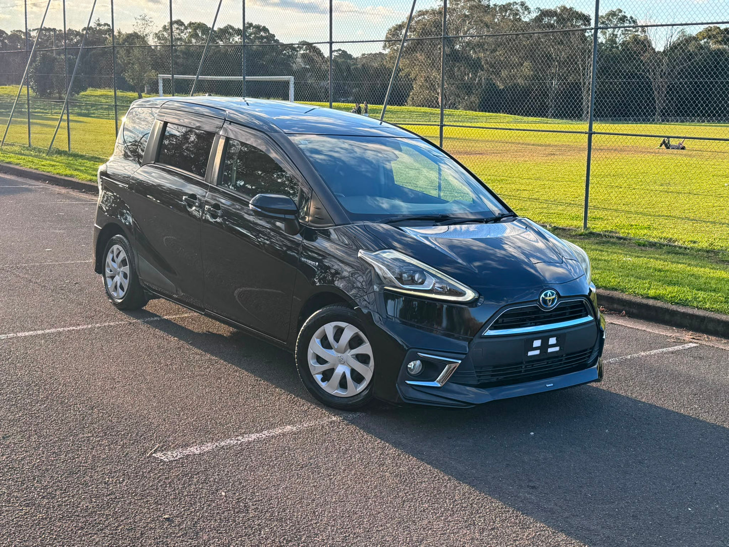 2015 Toyota Sienta Hybrid G Edition