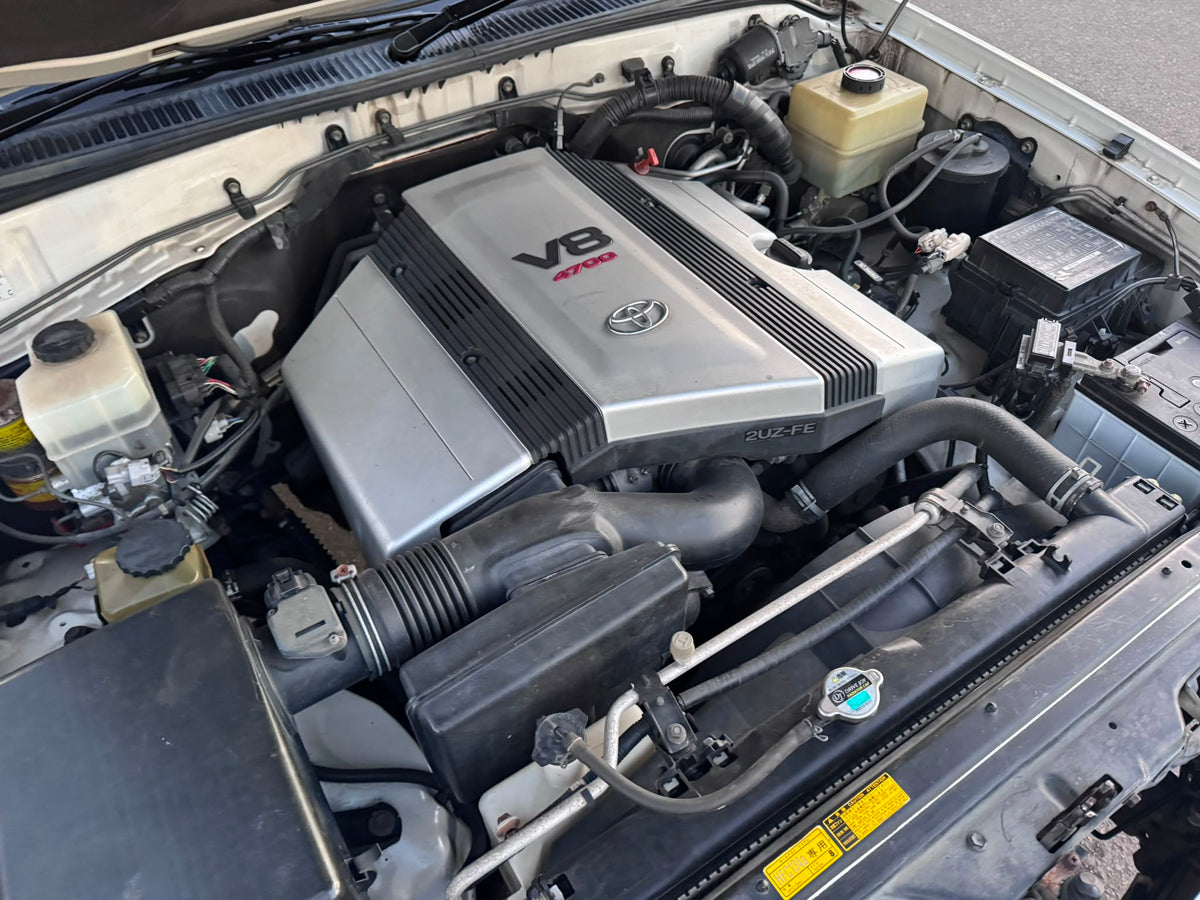 2001 Toyota Land Cruiser Cygnus V8 – 50th Anniversary Edition