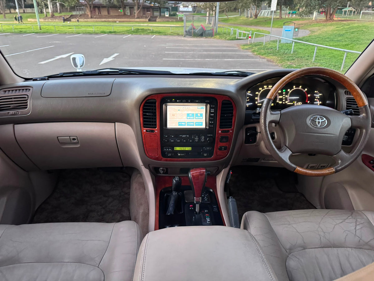 2001 Toyota Land Cruiser Cygnus V8 – 50th Anniversary Edition