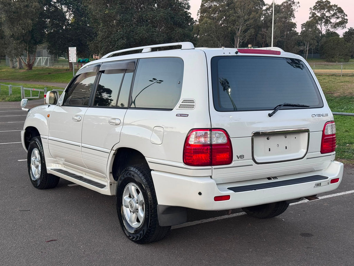 2001 Toyota Land Cruiser Cygnus V8 – 50th Anniversary Edition