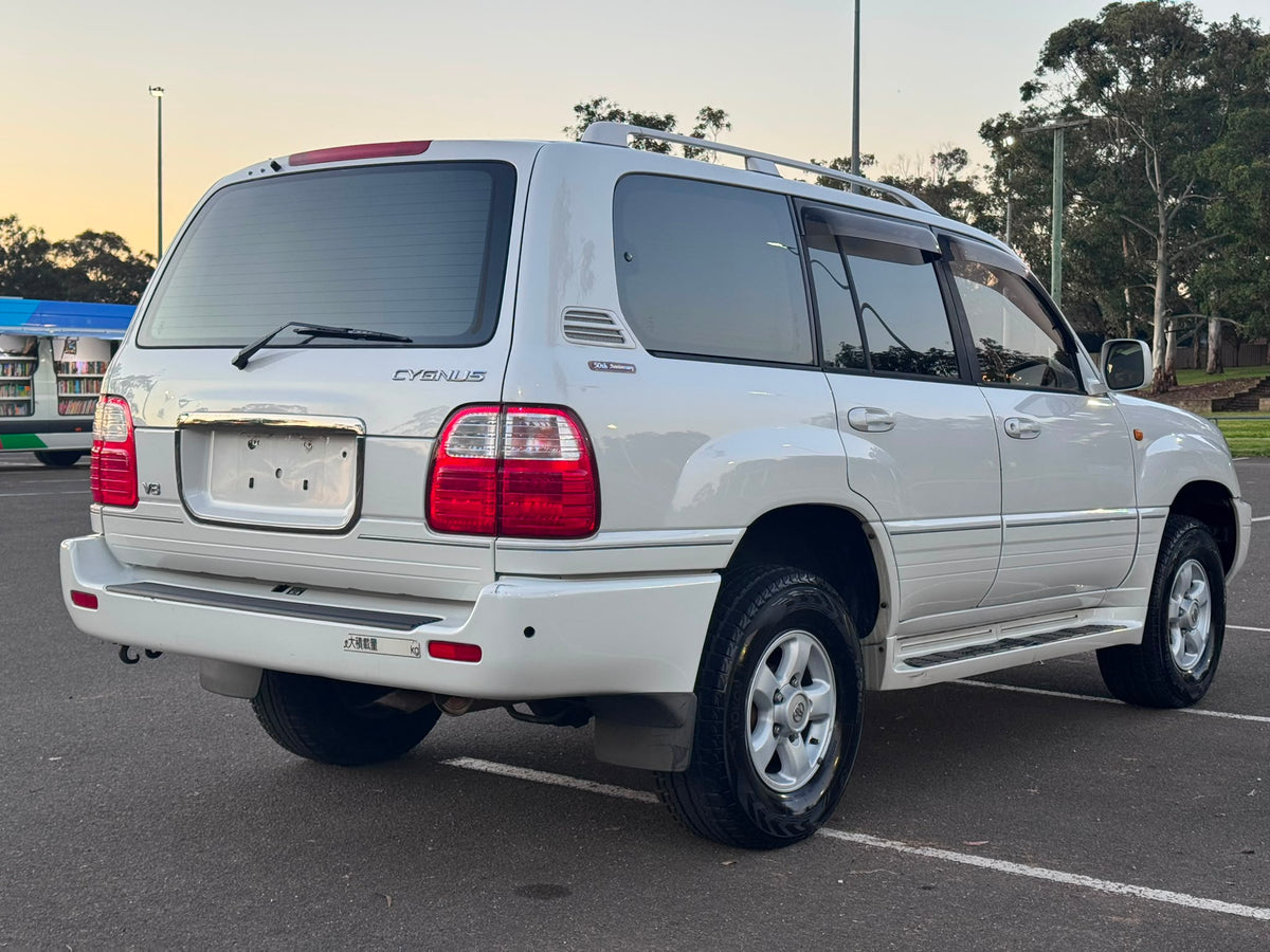 2001 Toyota Land Cruiser Cygnus V8 – 50th Anniversary Edition