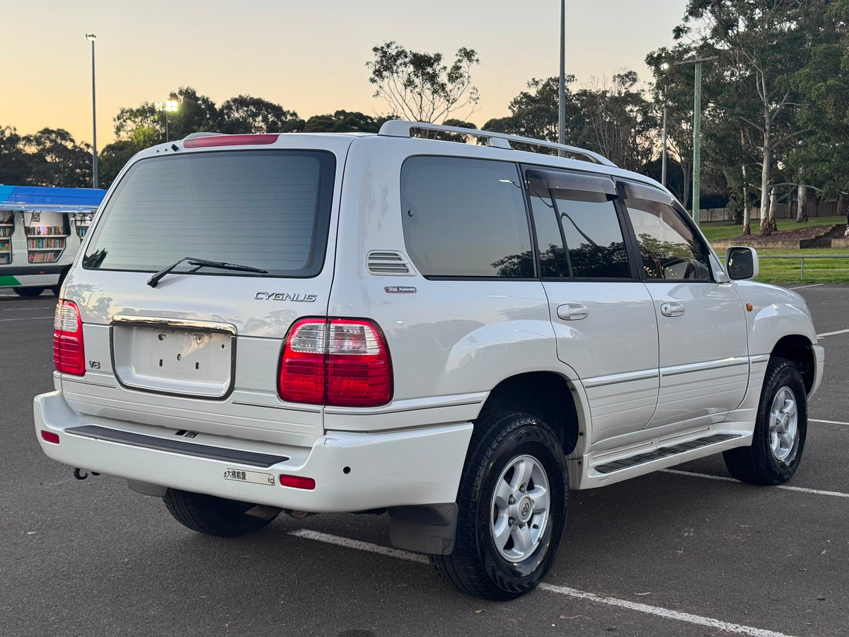 2001 Toyota Land Cruiser Cygnus V8 – 50th Anniversary Edition