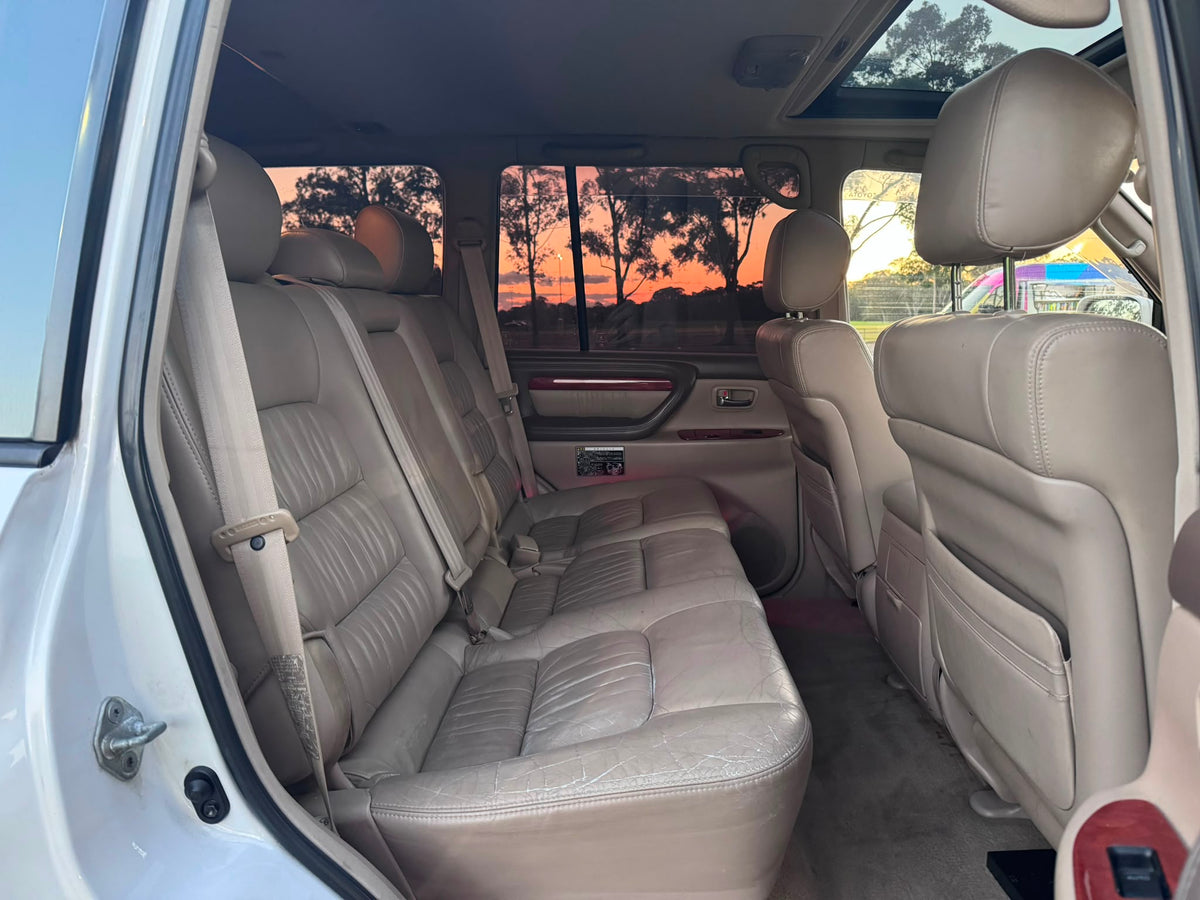 2001 Toyota Land Cruiser Cygnus V8 – 50th Anniversary Edition