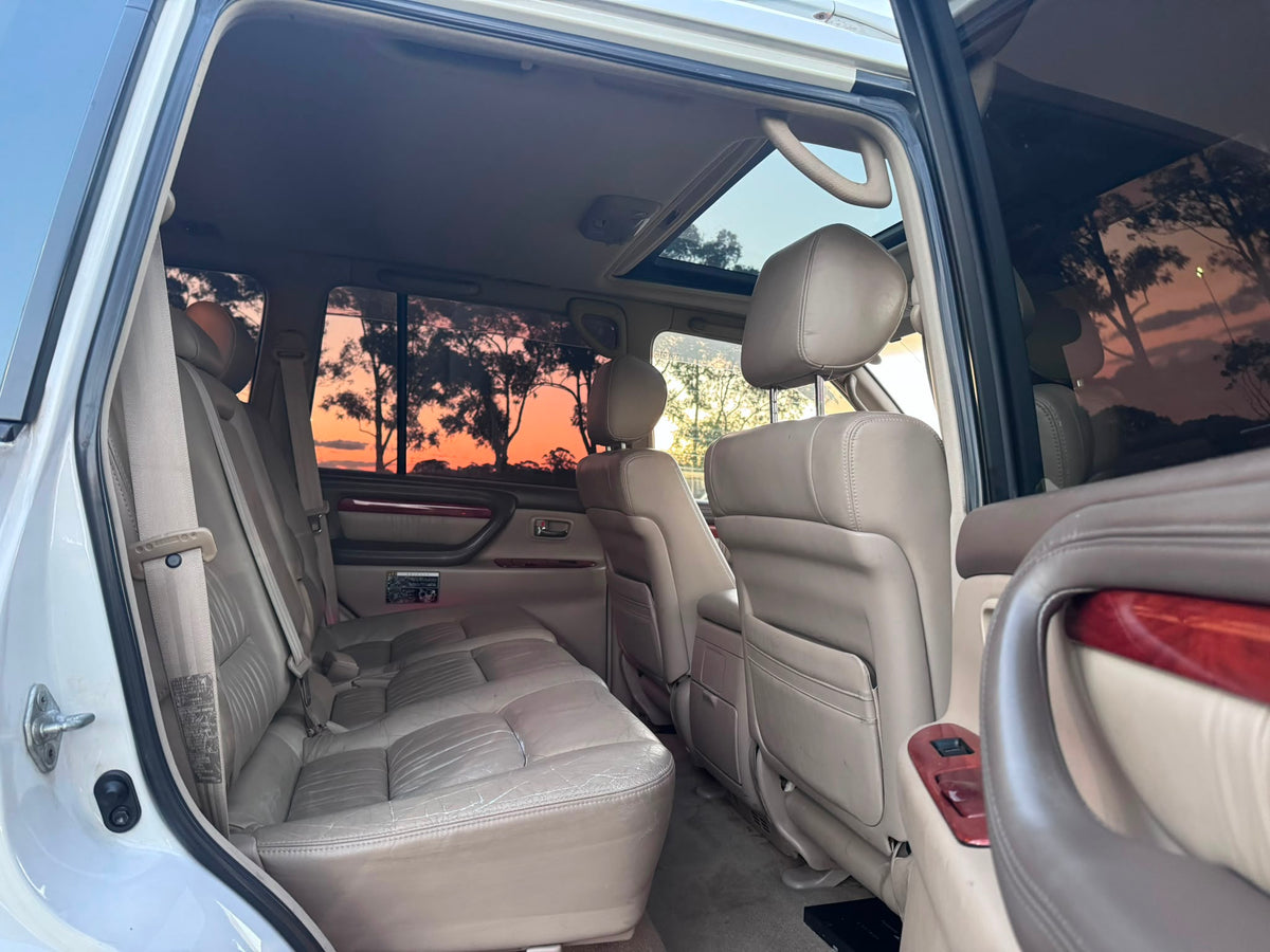 2001 Toyota Land Cruiser Cygnus V8 – 50th Anniversary Edition