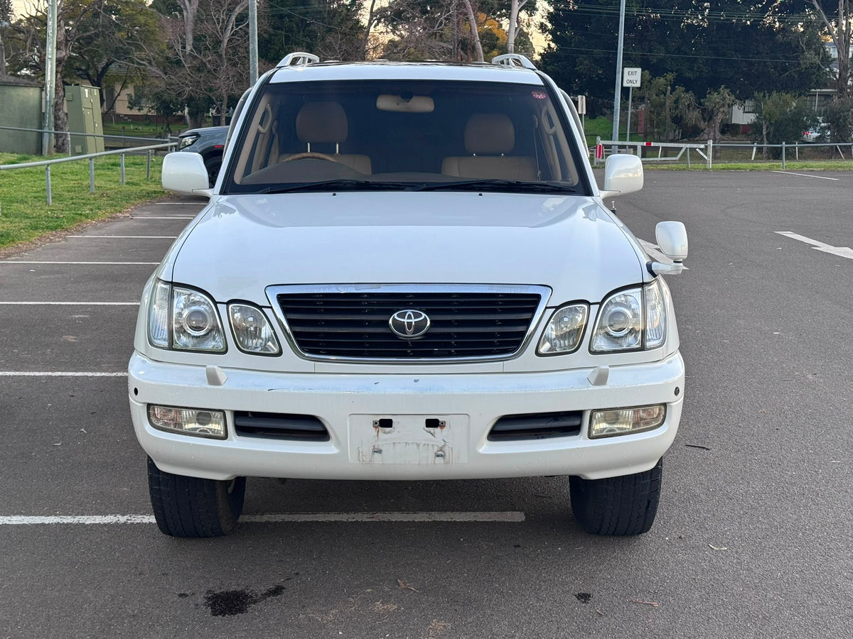 2001 Toyota Land Cruiser Cygnus V8 – 50th Anniversary Edition