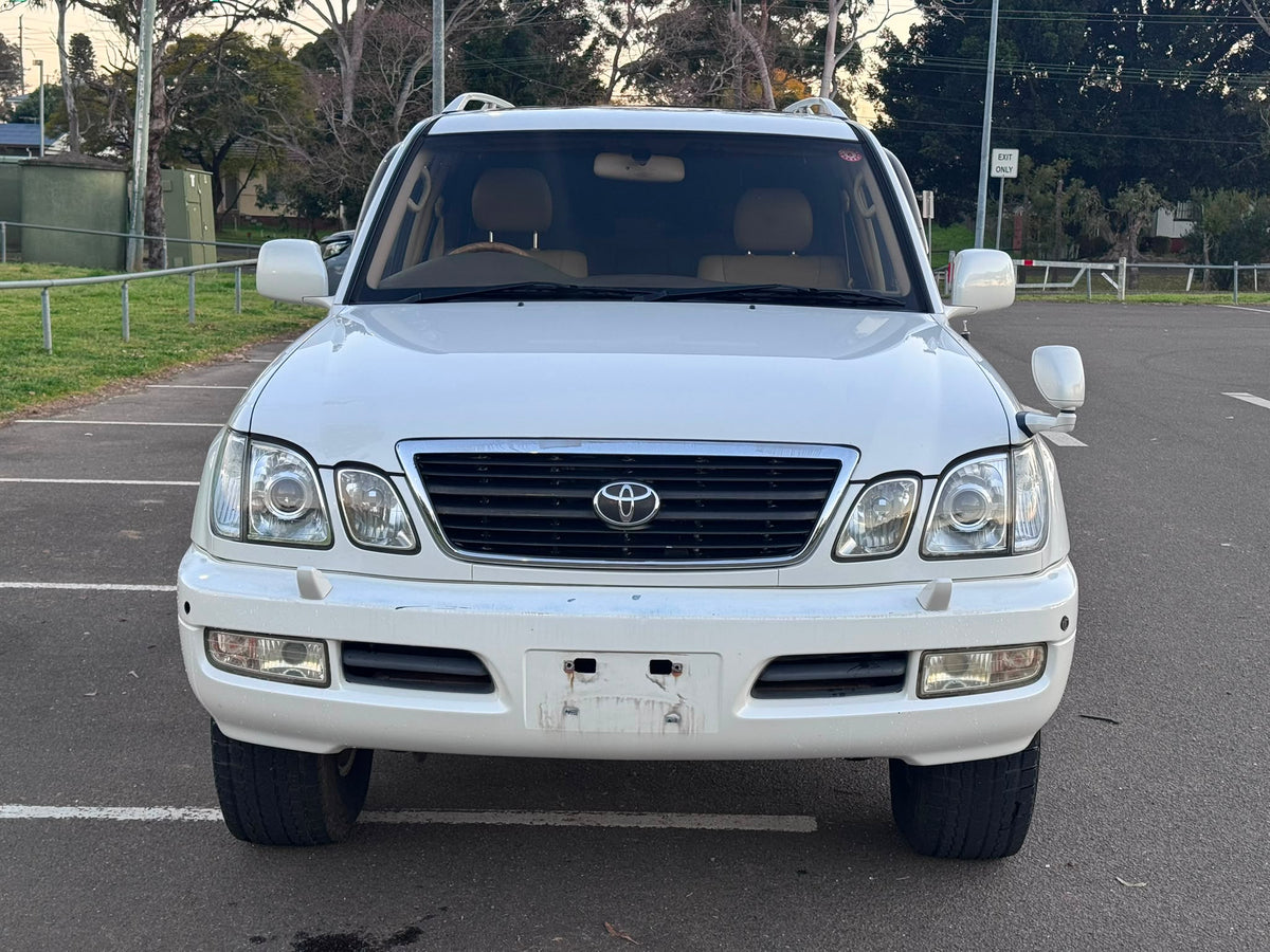 2001 Toyota Land Cruiser Cygnus V8 – 50th Anniversary Edition