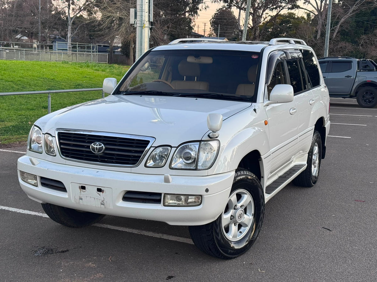 2001 Toyota Land Cruiser Cygnus V8 – 50th Anniversary Edition
