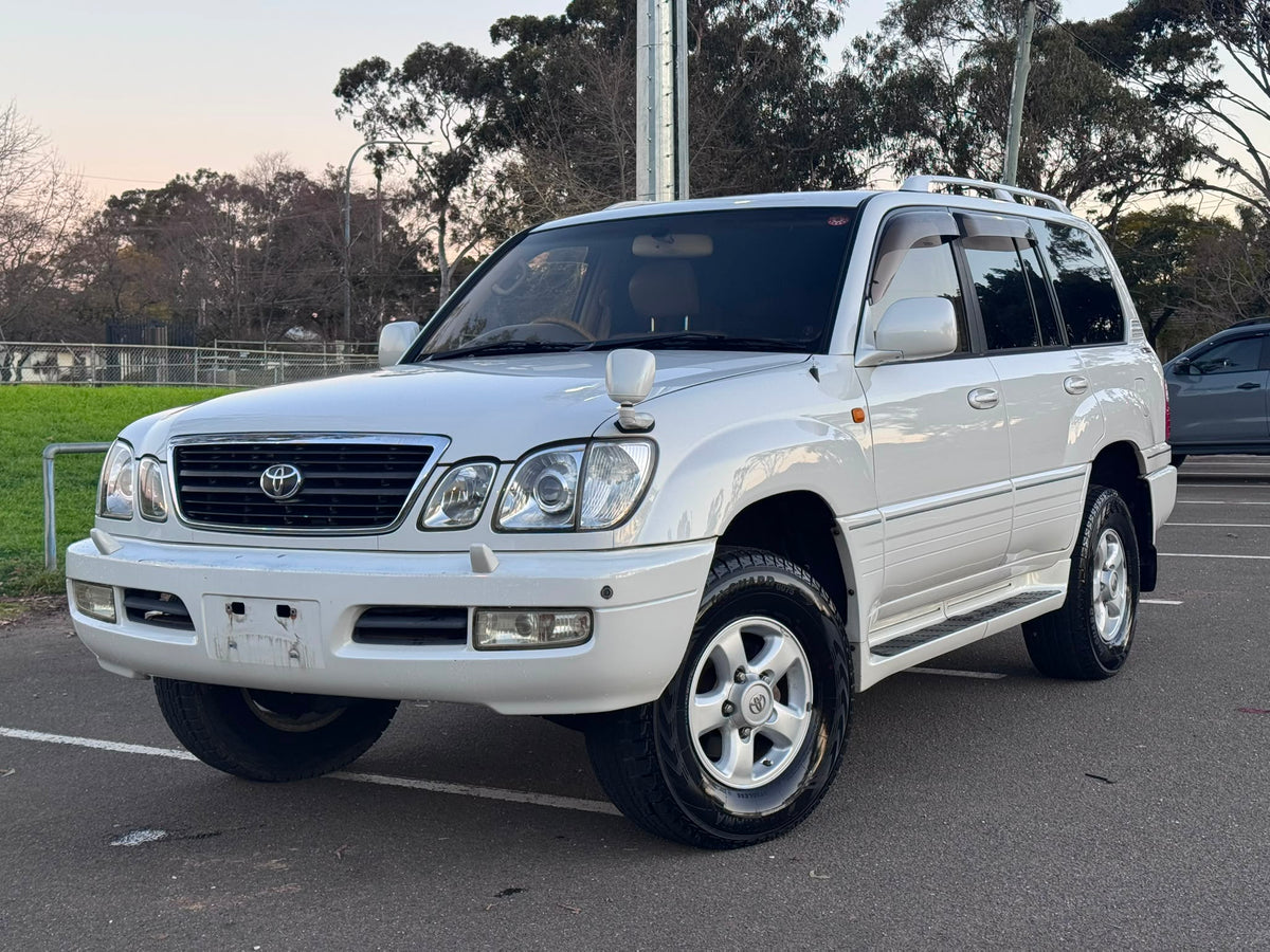 2001 Toyota Land Cruiser Cygnus V8 – 50th Anniversary Edition