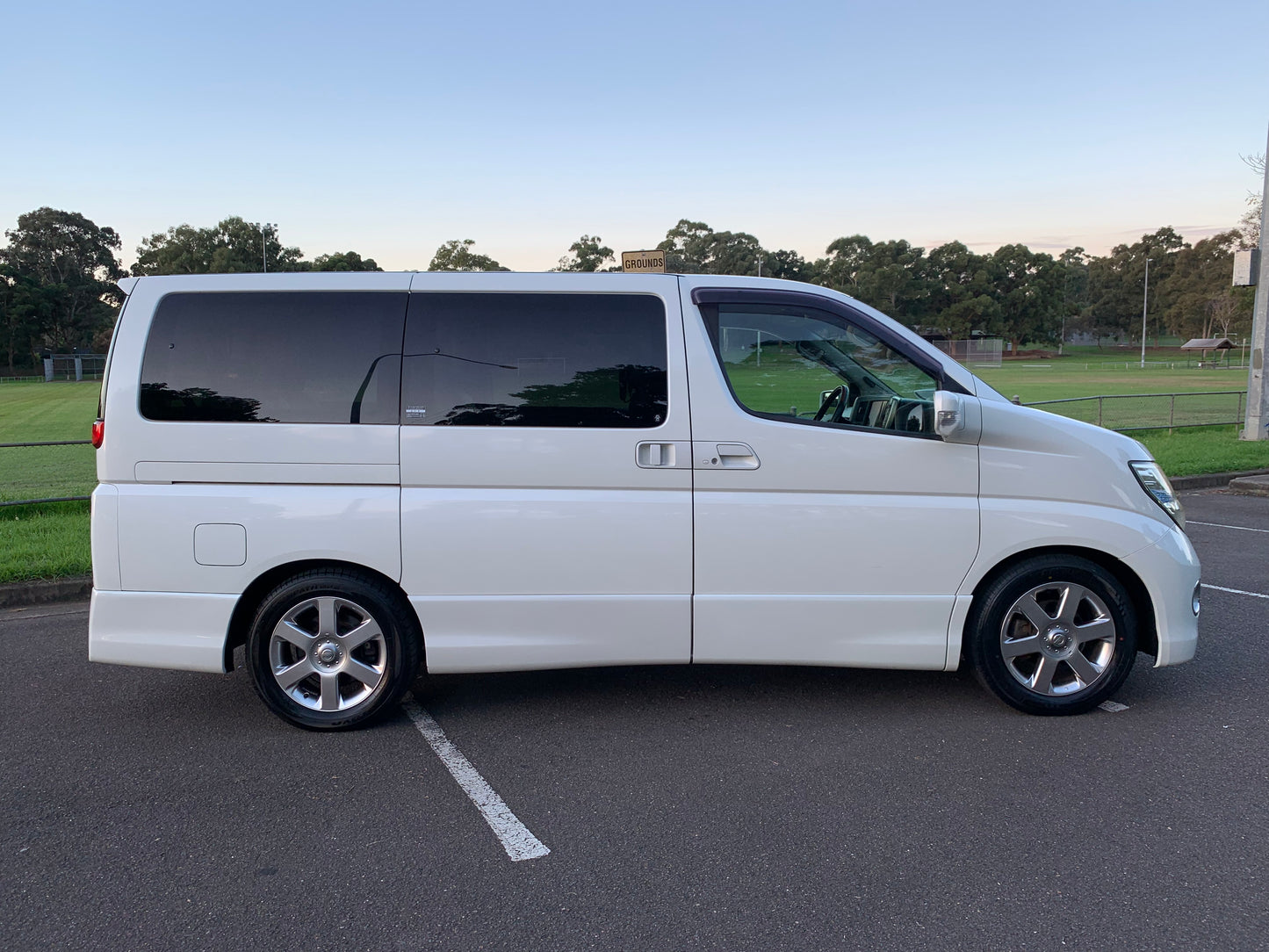 Nissan Elgrand Highway Star