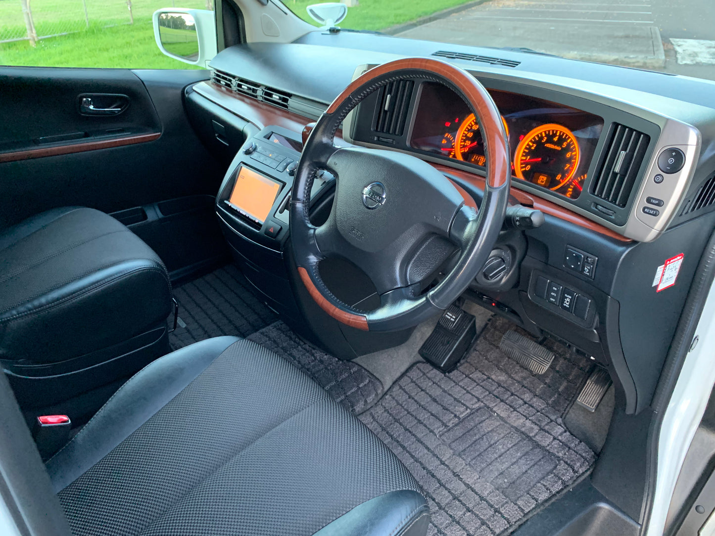 Nissan Elgrand Highway Star