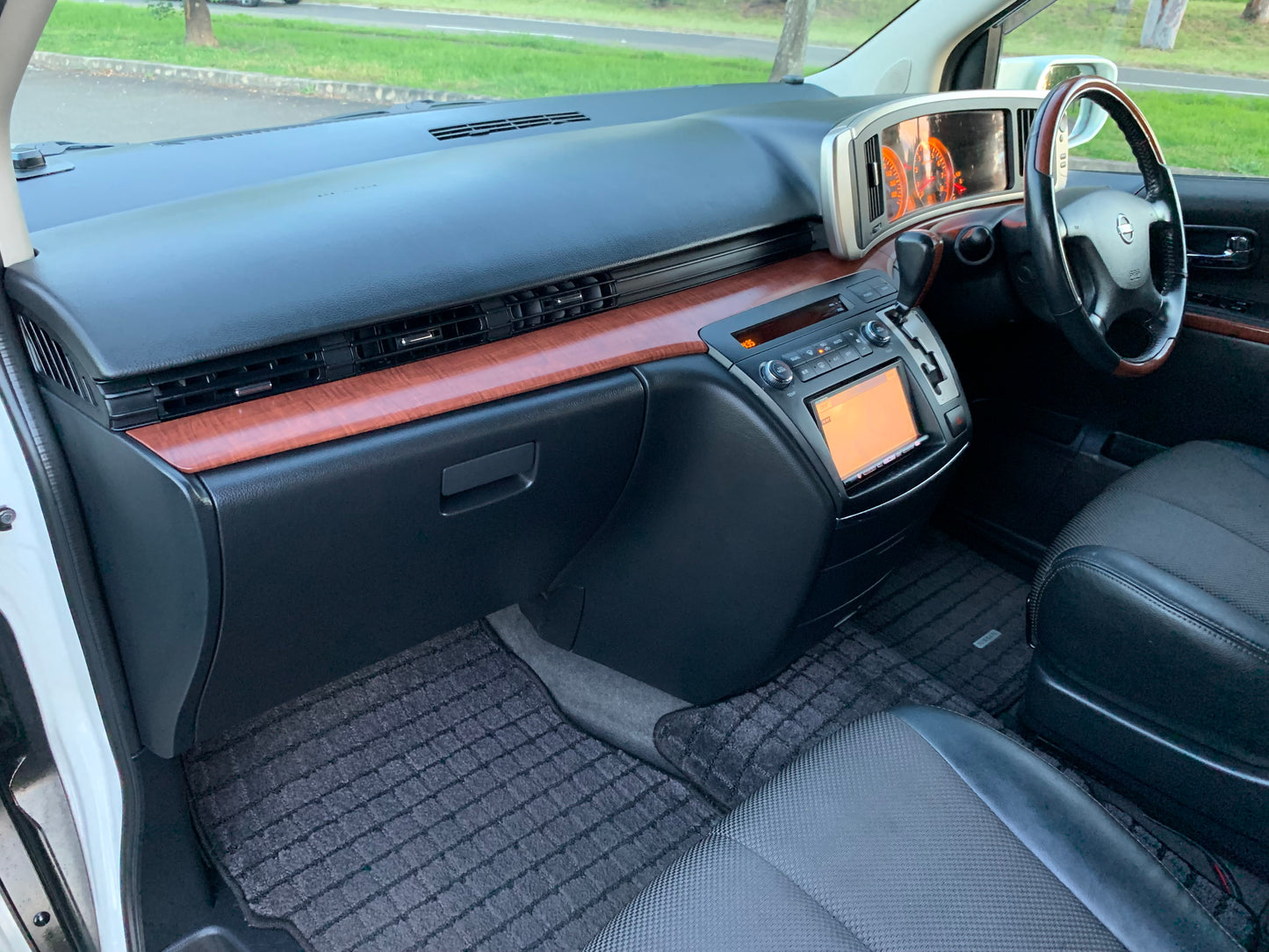 Nissan Elgrand Highway Star