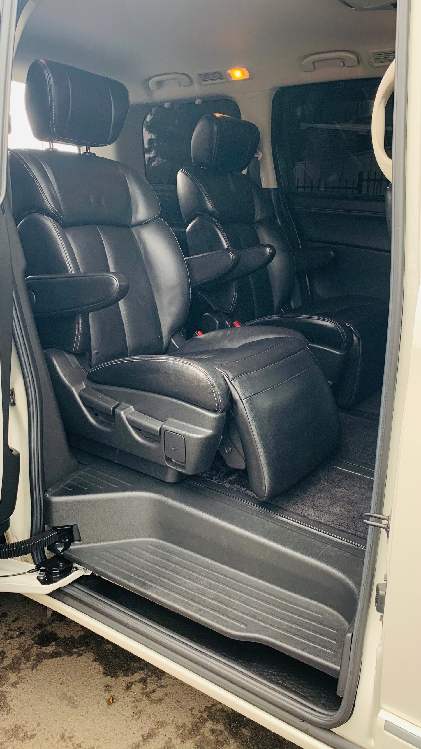 Nissan Elgrand Rider Edition E52