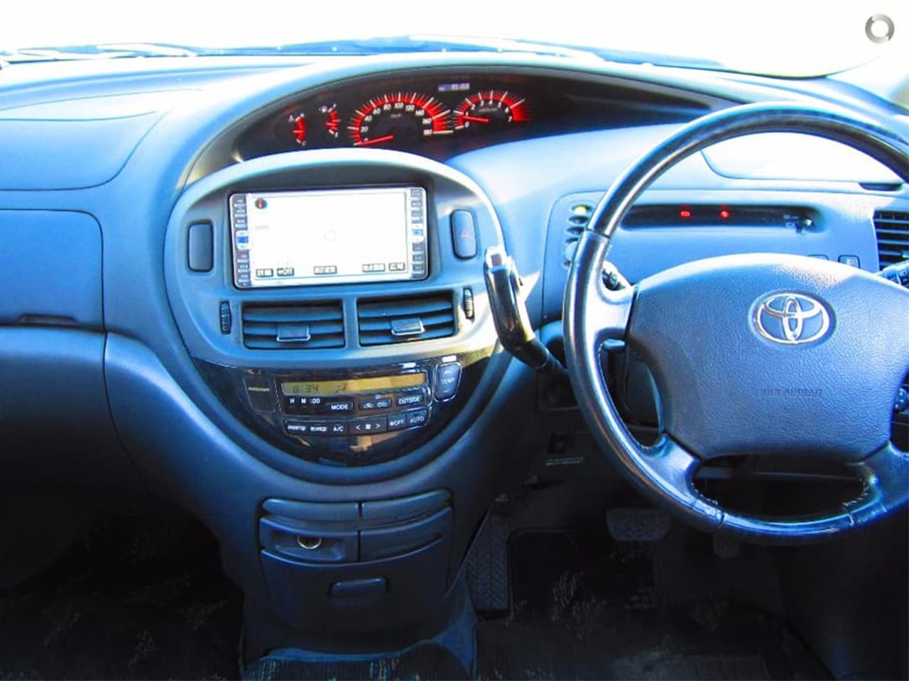 Toyota Estima Aeras (Premium)