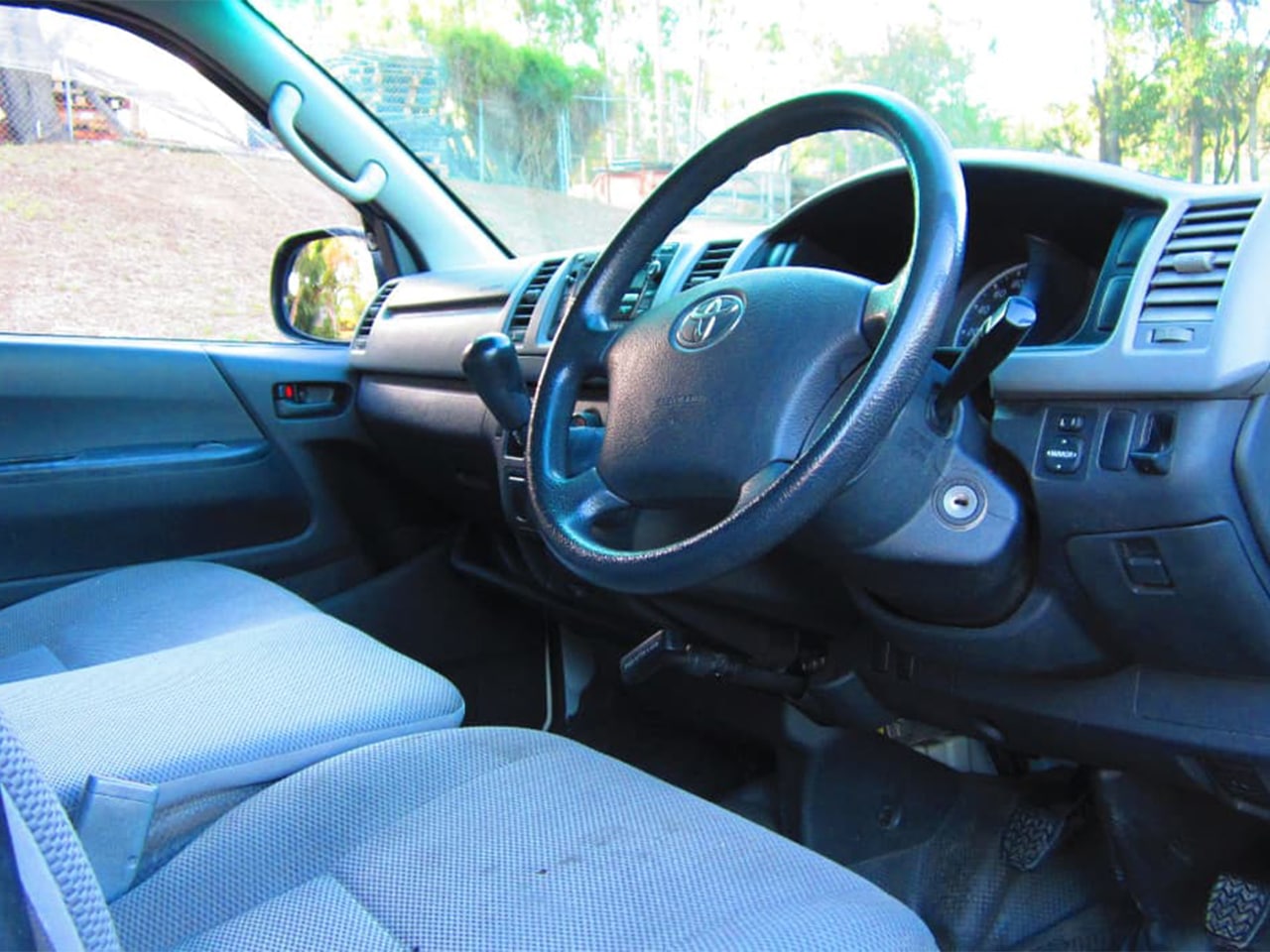 Toyota Hiace LWB MY07